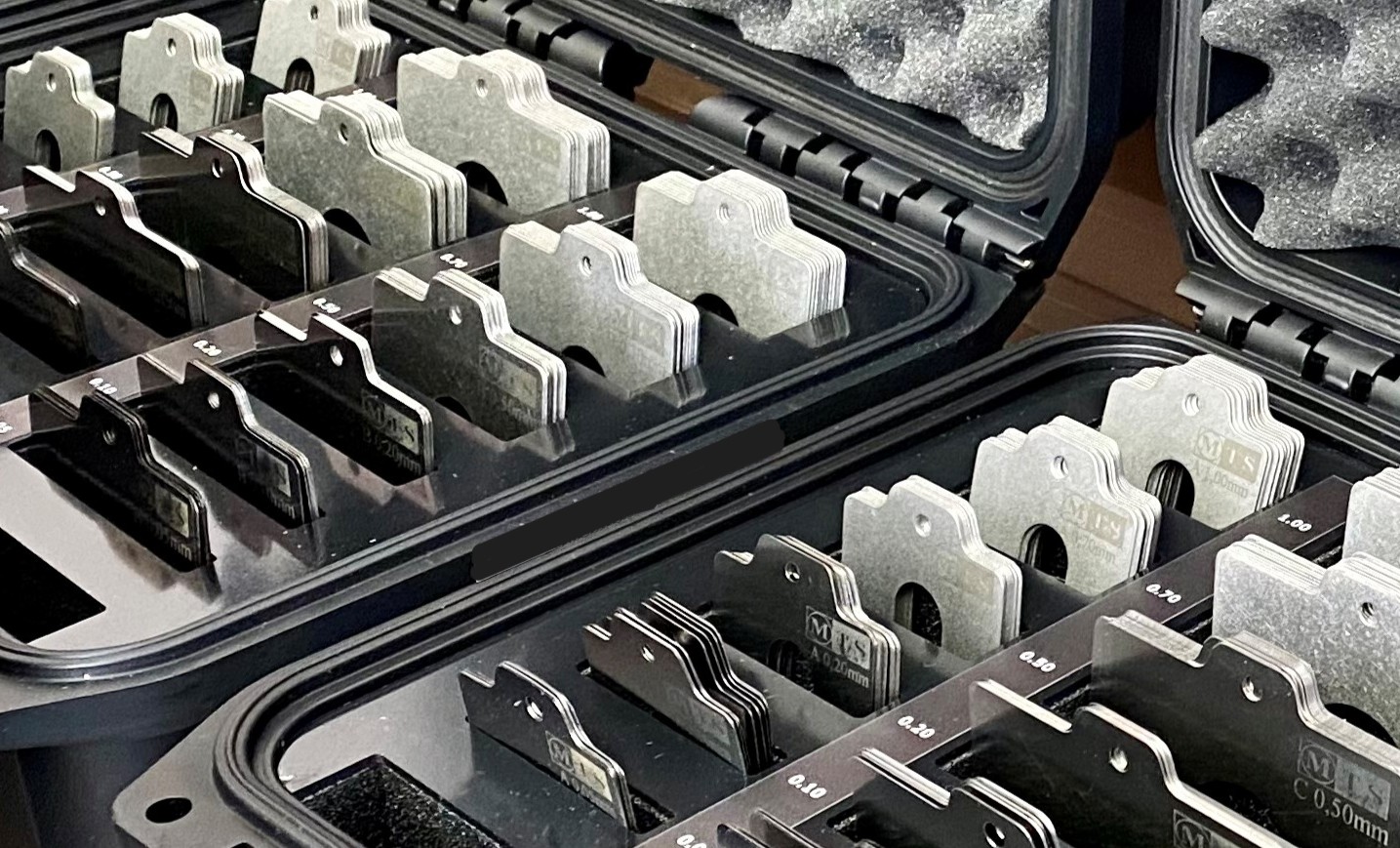 Nerezové ustavovací podložky a další produkty z oceli